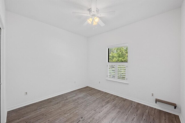 Building Photo - 4711 Spicewood Springs Rd