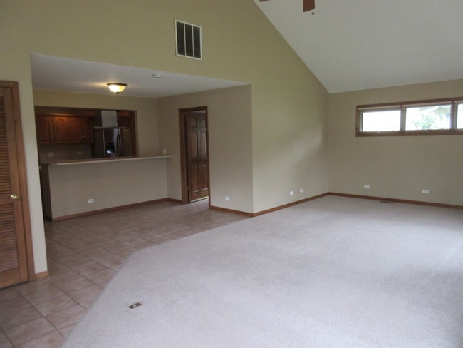 Building Photo - 7944 Sherwood Cir N