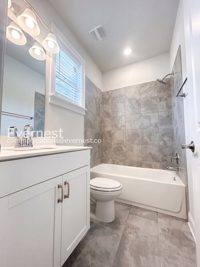 Building Photo - 309 Caledonia Ct