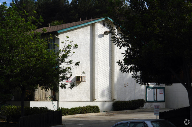 Building Photo - Hillside Terrace
