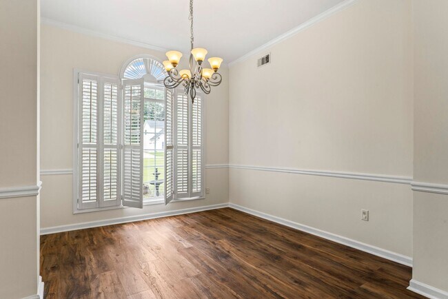Building Photo - 3 Bedrooms 2 baths in McDonough on 1 acre waterfront backyard with private dock.