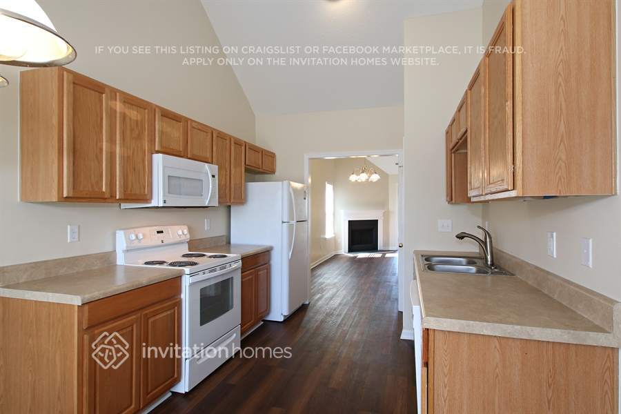 Building Photo - 11203 Pointer Ridge Dr