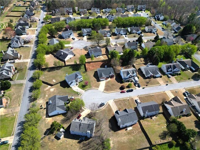 Building Photo - 3151 Greenbrier Ct