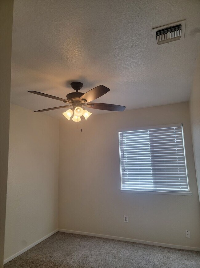 Building Photo - 3 Bed / 2 Bath Home with Pool, RV Parking & Private Balcony