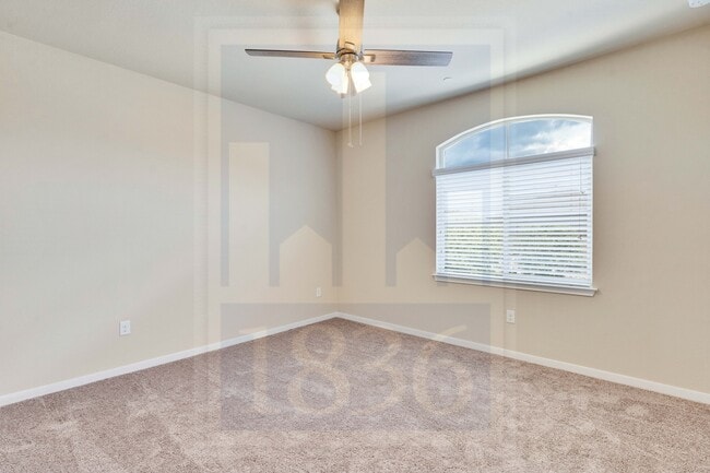 Building Photo - 2880 Donnell Dr
