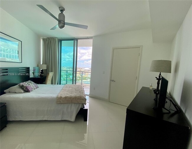 Building Photo - 350 S Miami Ave