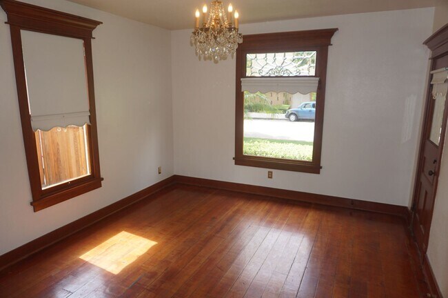 Building Photo - Stunning Historical Home in Old Towne Orange Near Chapman University