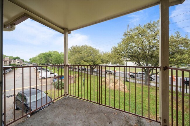 Building Photo - 2120 El Paseo St