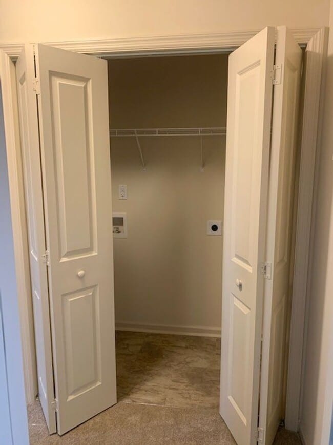 Building Photo - Townhome in Midway Park - Boyington Place!