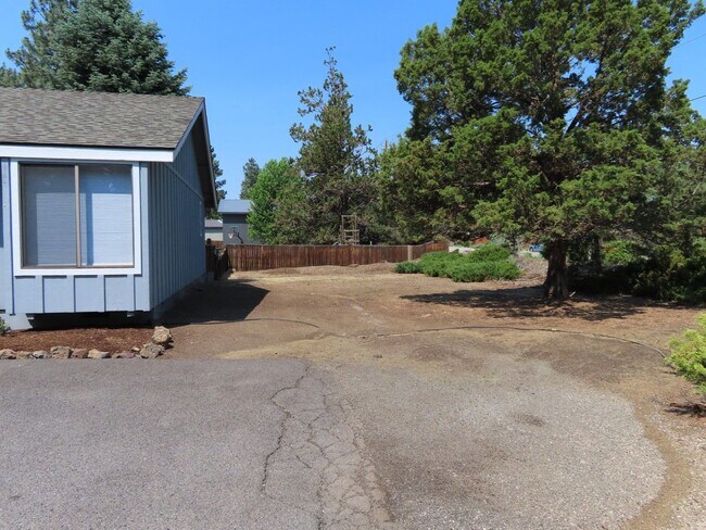 Building Photo - 61591 SE Orion Dr