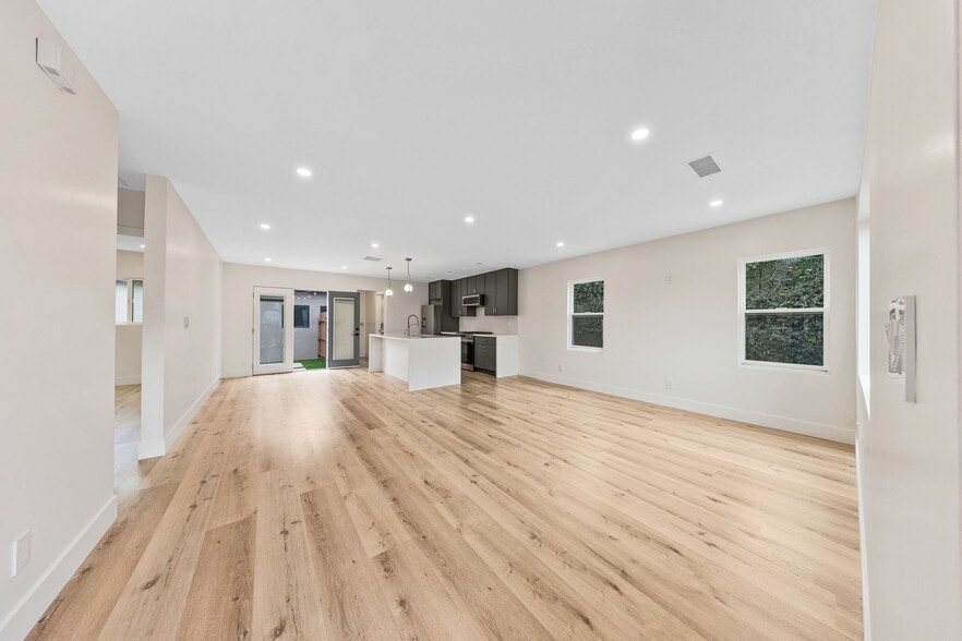 Building Photo - 3839 Fountain Ave