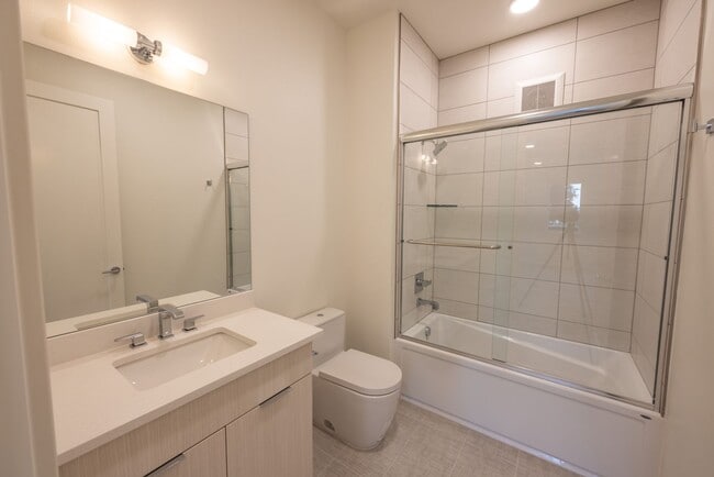Building Photo - Riverside Townhomes - Waterfront Living in...