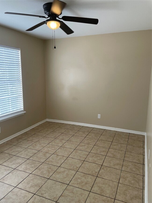 Building Photo - 4711 Palisade Dr