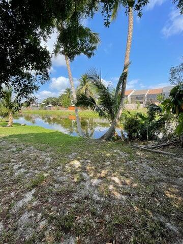 Building Photo - 12077 Pointe Cir