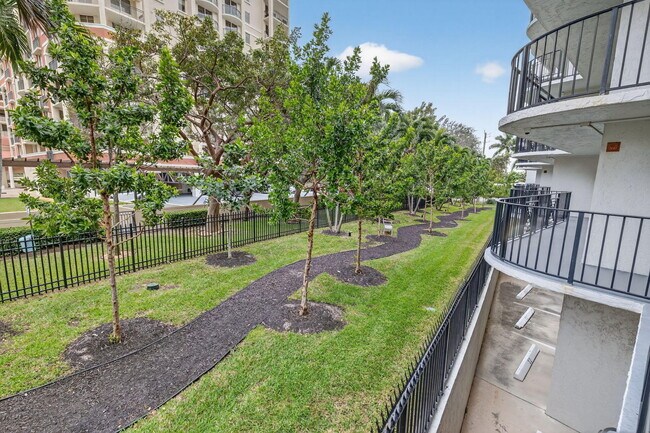 Building Photo - 2029 N Ocean Blvd