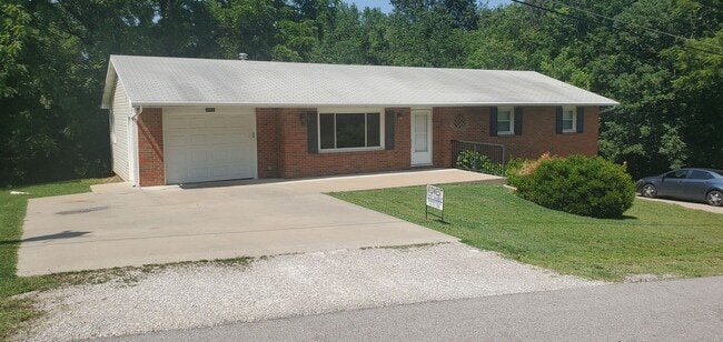 Primary Photo - 3211 Martha Dr
