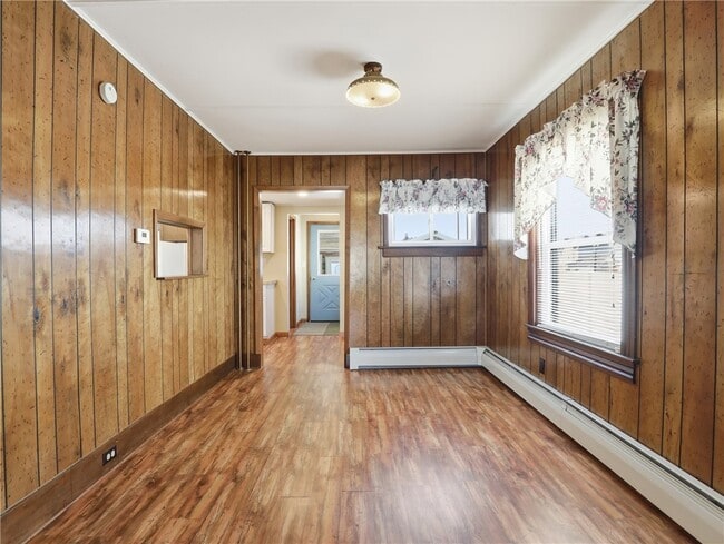 Building Photo - 813 N Elmer Ave