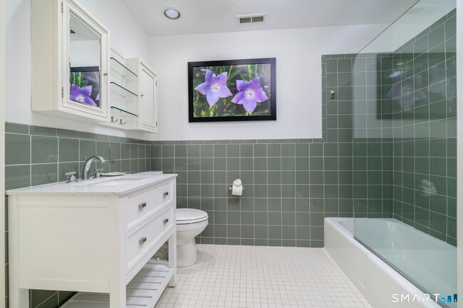 Building Photo - 47 Indian Harbor Dr