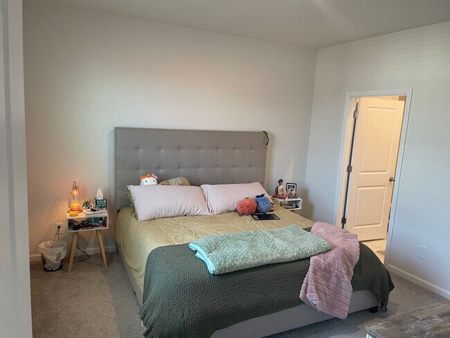 Building Photo - Wonderful Four Bedroom Home! Close to Ft. Jackson!