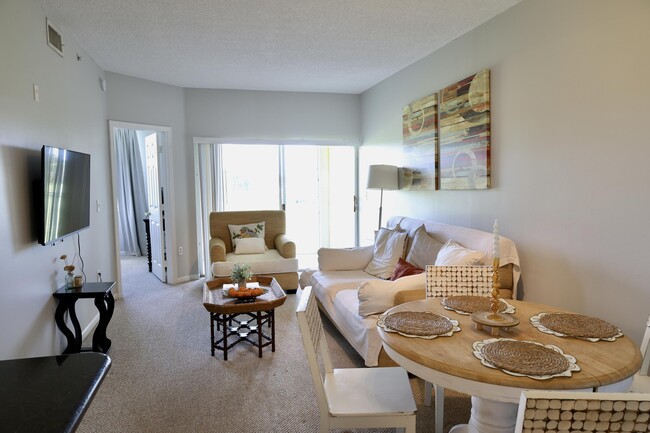 Primary Photo - 2060 Greenview Shores Blvd