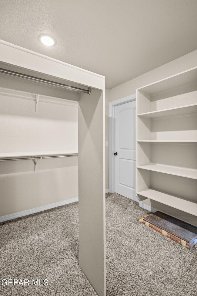 Building Photo - 325 Quiet Pr Dr