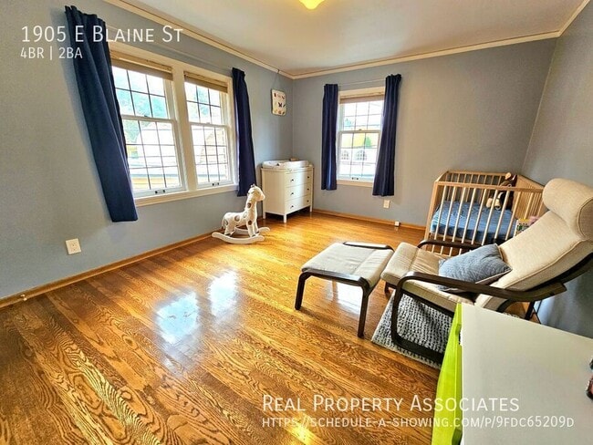 Building Photo - 1905 E Blaine St