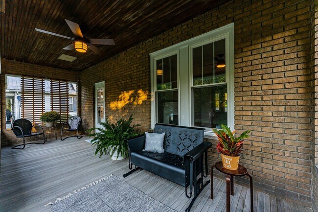 Building Photo - 58 Levels Rd