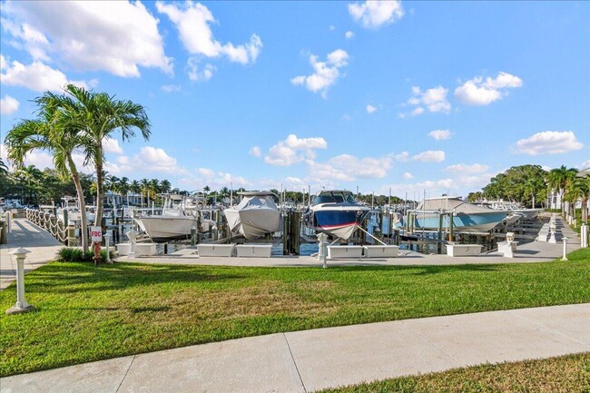 Building Photo - 143 Bay Colony Dr N