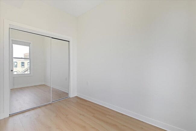 Building Photo - 1322 W Ohio St