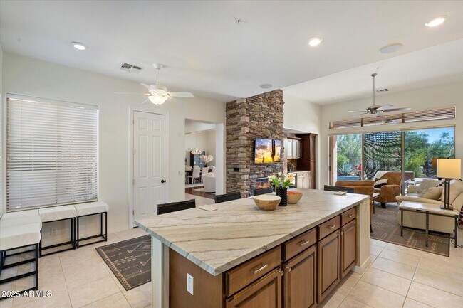 Building Photo - 7559 E Visao Dr