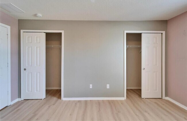 Building Photo - 8842 turnstone Dr
