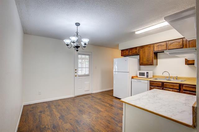 Building Photo - 2441 Sweetwood Dr