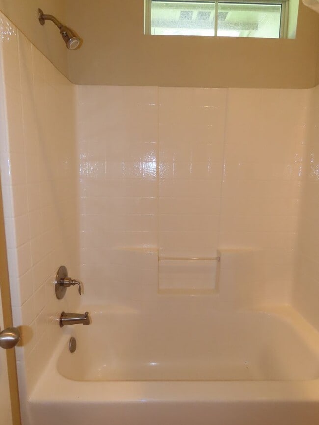 Building Photo - Chapel Hill ISD- Newly Update 3 Bedroom 2 ...