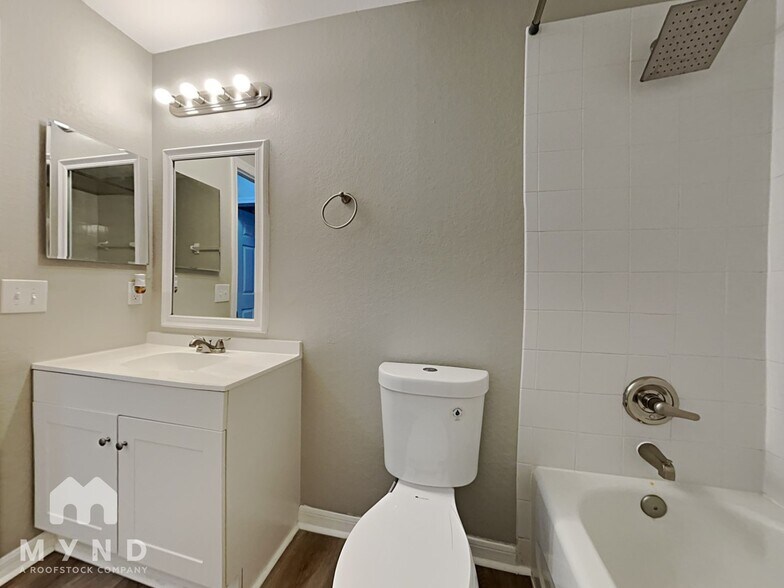 Building Photo - 3189 Thoroughbred Loop N