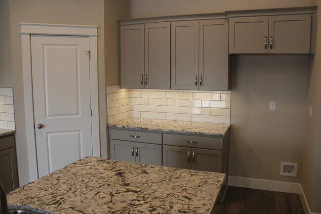 Building Photo - 16555 Senden Ave