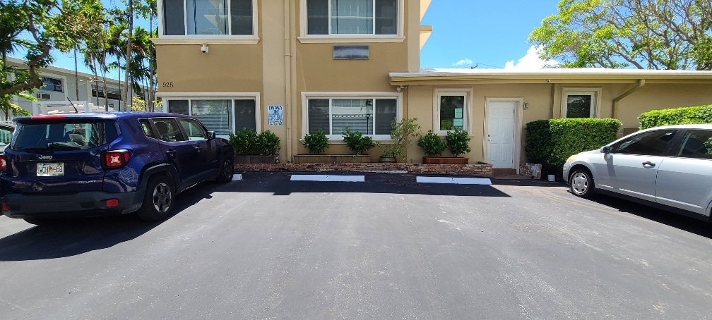 Building Photo - 925 Intracoastal Dr