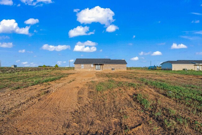 Building Photo - Country Living In Roosevelt ISD!
