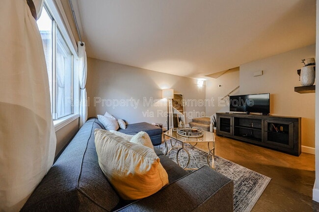 Building Photo - 8531 E Belleview St