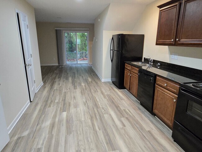 Building Photo - Welcome Home to 125A Winterberry Lane – Co...