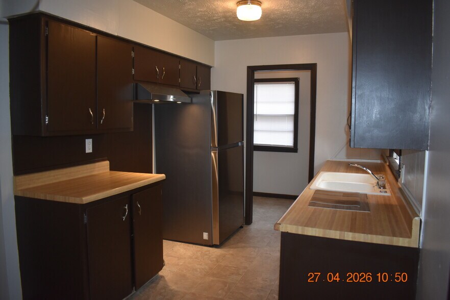 Building Photo - 4616 Grand Ave