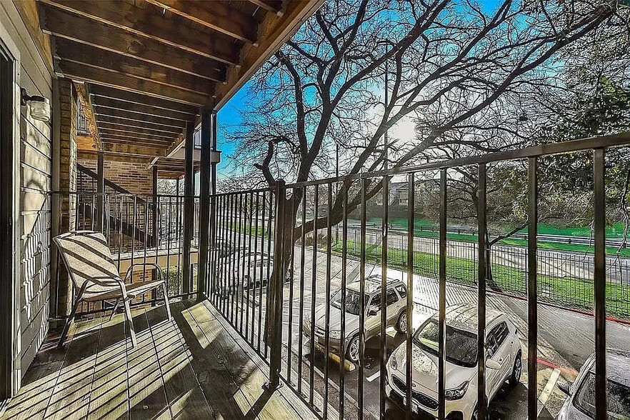 Building Photo - Room in Condo on Skillman St