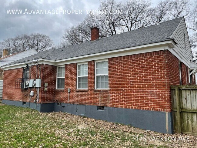 Building Photo - 3179 Jackson Ave