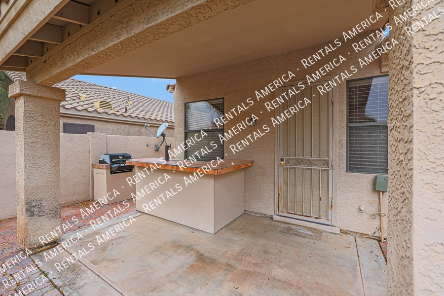 Building Photo - 263 E Ashurst Dr