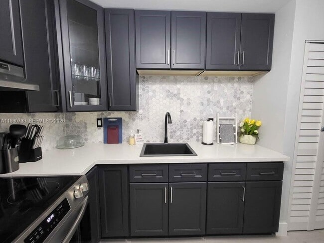 Building Photo - 4095 N Andrews Ave