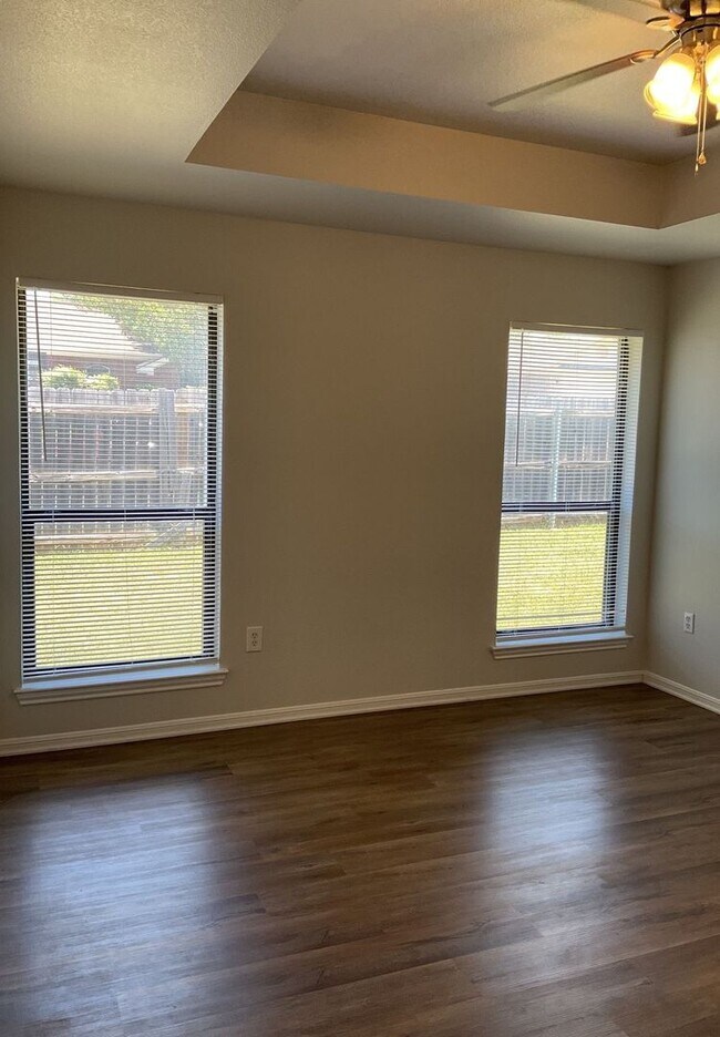 Building Photo - 4208 Shagbark Dr