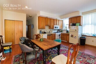 Building Photo - Three Bedroom Graduate Hospital Apartment