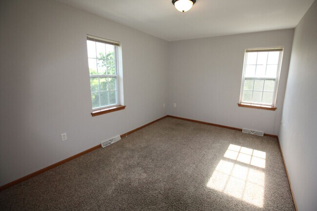 Building Photo - 4231 Owl Creek Dr