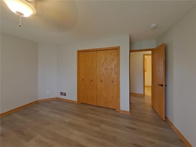 Building Photo - 452 Orchard Pkwy W