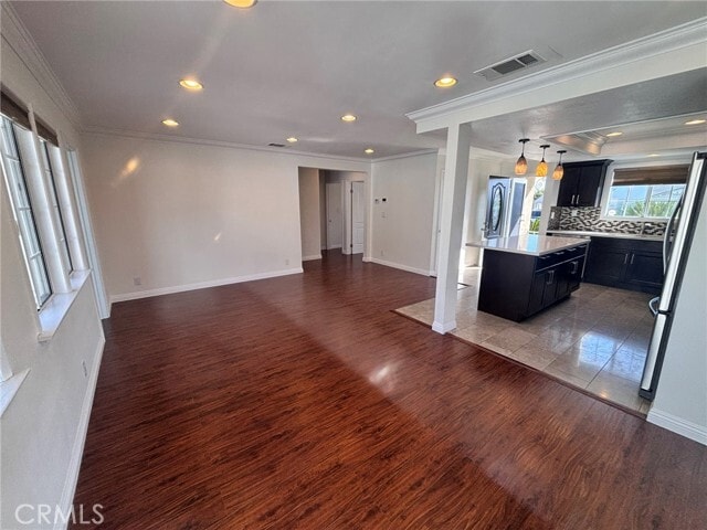 Building Photo - 9081 E Greenwood Ave