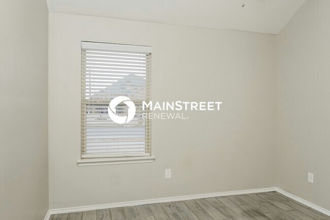 Building Photo - 3 Bedroom Pet-Friendly Home in Mustang, OK with Main Street Renewal